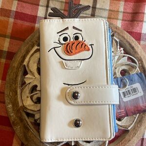 NWT Disney loungefly Olaf wallet
